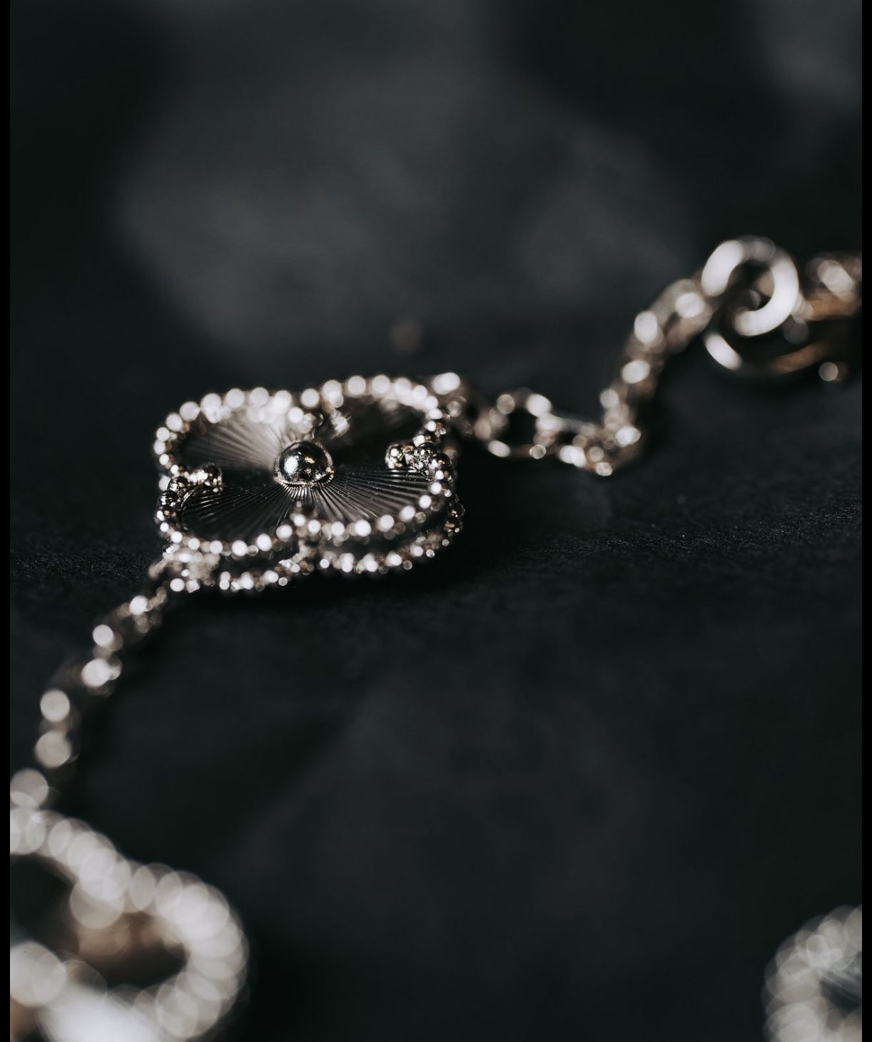 Sterling Silver Clover Pendant & Chain